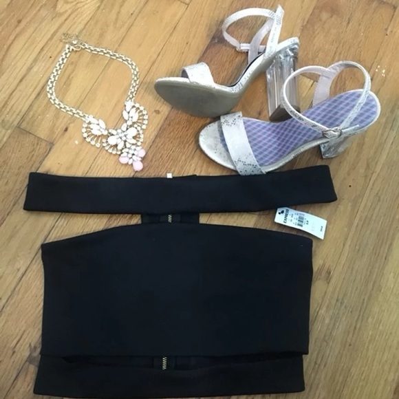 Express Crop Top - Picture 2 of 3